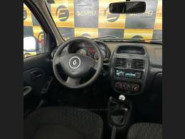 RENAULT - CLIO - 2015/2016 - Vermelha - R$ 33.900,00