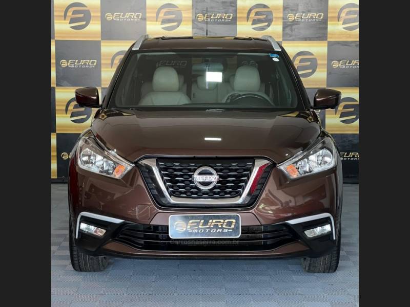 NISSAN - KICKS - 2017/2017 - Marrom - R$ 85.900,00