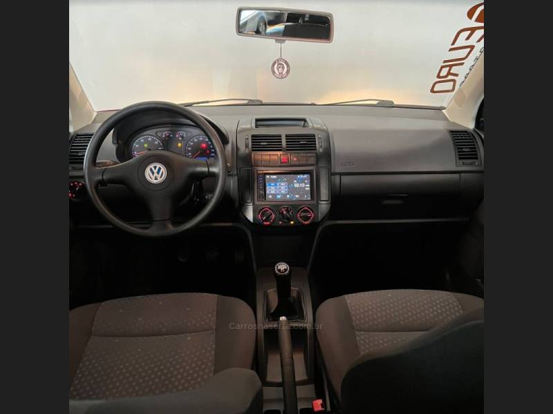 VOLKSWAGEN - POLO - 2003/2003 - Vinho - R$ 27.900,00