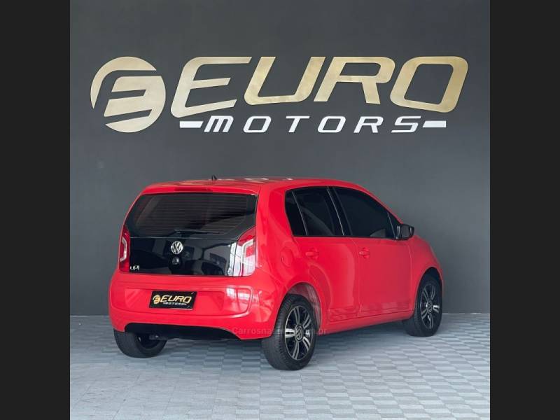 VOLKSWAGEN - UP - 2015/2016 - Vermelha - R$ 48.900,00