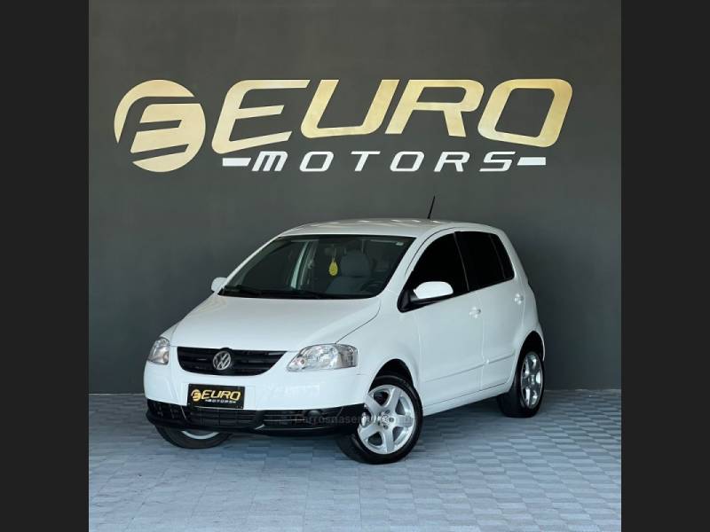 VOLKSWAGEN - FOX - 2007/2008 - Branca - R$ 33.900,00