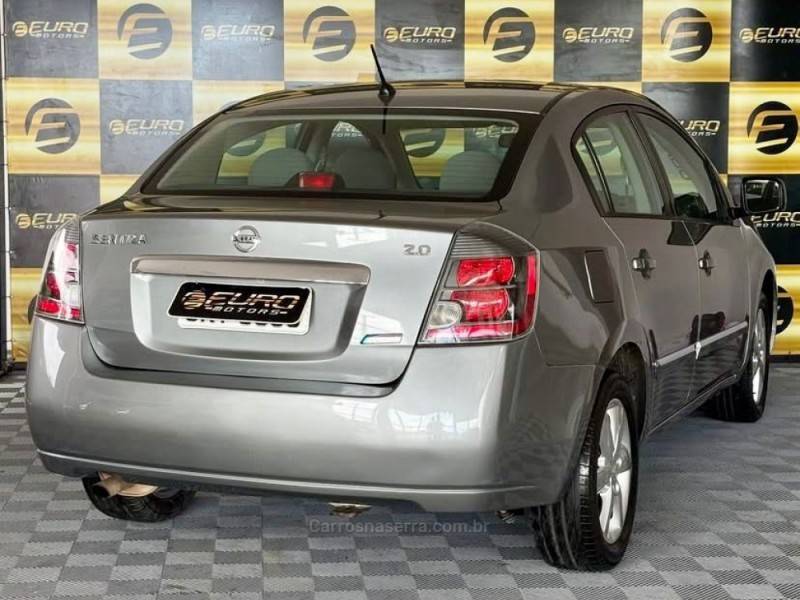 NISSAN - SENTRA - 2010/2011 - Cinza - R$ 39.900,00