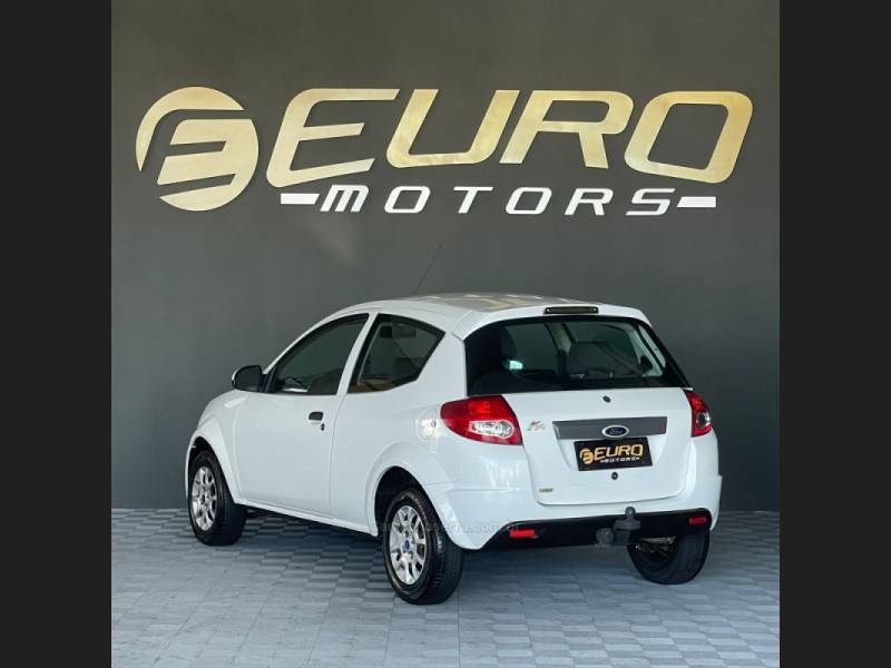 FORD - KA - 2011/2012 - Branca - R$ 25.900,00