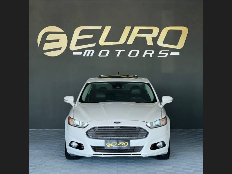 FORD - FUSION - 2013/2014 - Branca - R$ 84.900,00
