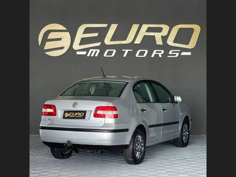 VOLKSWAGEN - POLO - 2002/2003 - Prata - R$ 32.900,00