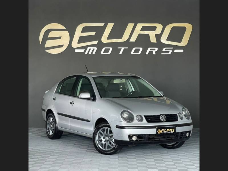 VOLKSWAGEN - POLO - 2002/2003 - Prata - R$ 32.900,00