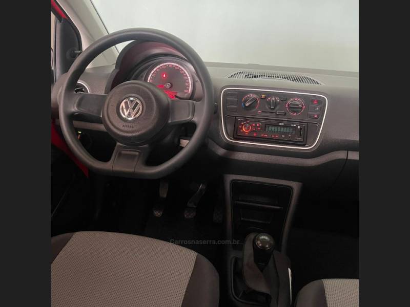 VOLKSWAGEN - UP - 2015/2016 - Vermelha - R$ 48.900,00