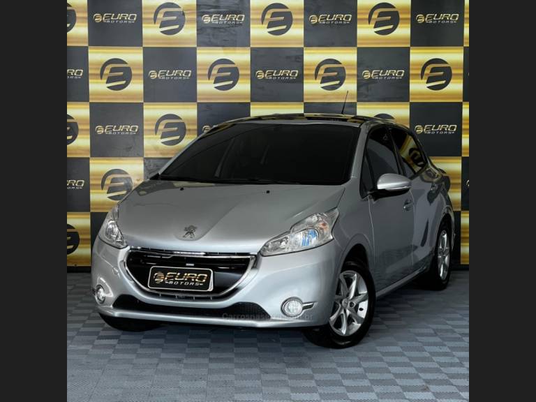 PEUGEOT - 208 - 2014/2015 - Prata - R$ 43.900,00