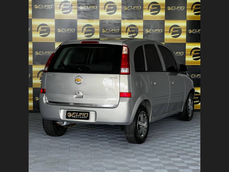 CHEVROLET - MERIVA - 2005/2005 - Dourada - R$ 29.900,00