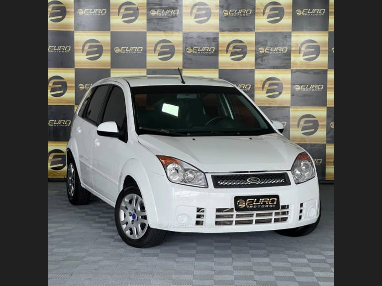 FORD - FIESTA - 2010/2010 - Branca - R$ 28.900,00