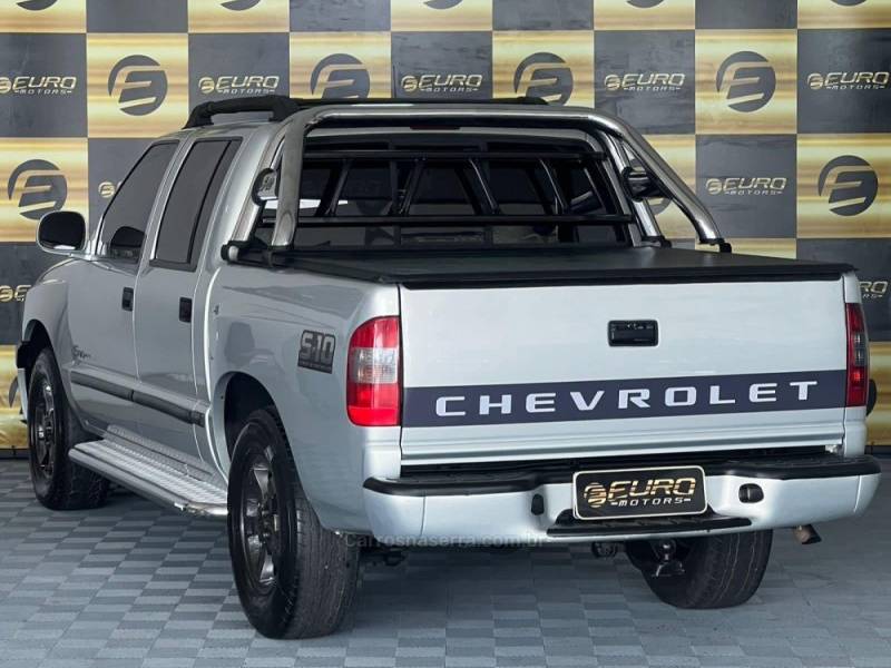 CHEVROLET - S10 - 2003/2004 - Prata - R$ 64.900,00