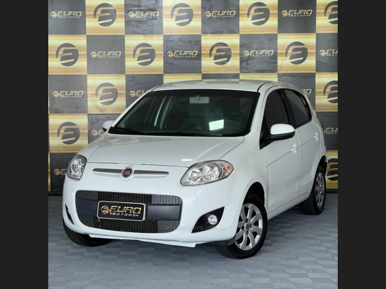 FIAT - PALIO - 2014/2014 - Branca - R$ 37.900,00