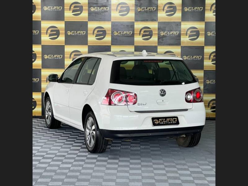 VOLKSWAGEN - GOLF - 2013/2013 - Branca - R$ 54.900,00