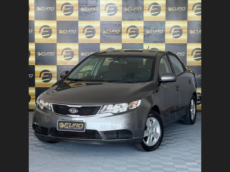 KIA MOTORS - CERATO - 2011/2011 - Cinza - R$ 43.900,00