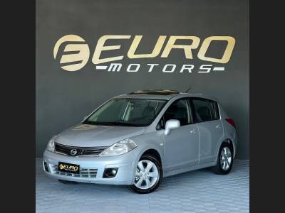NISSAN - TIIDA - 2010/2011 - Prata - R$ 39.900,00