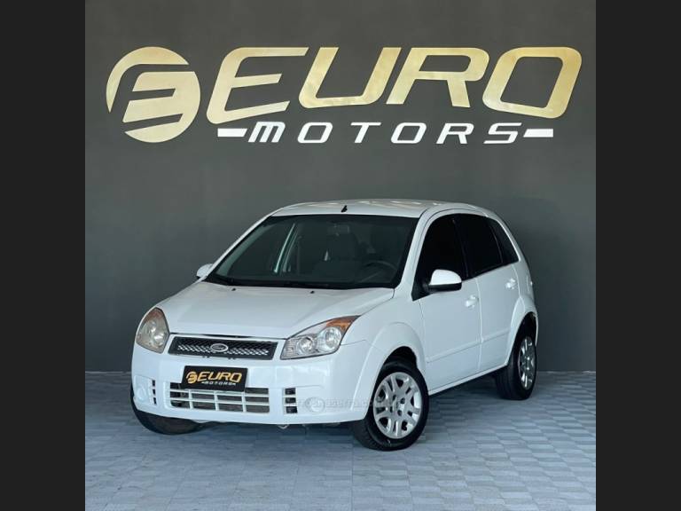 FORD - FIESTA - 2010/2010 - Branca - R$ 28.900,00