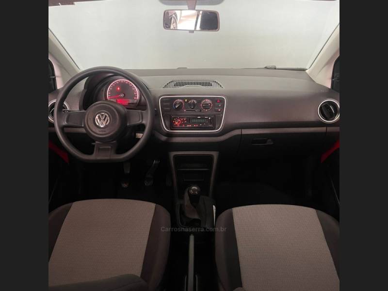 VOLKSWAGEN - UP - 2015/2016 - Vermelha - R$ 48.900,00