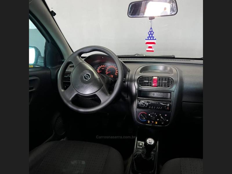CHEVROLET - CORSA - 2010/2010 - Prata - R$ 36.900,00