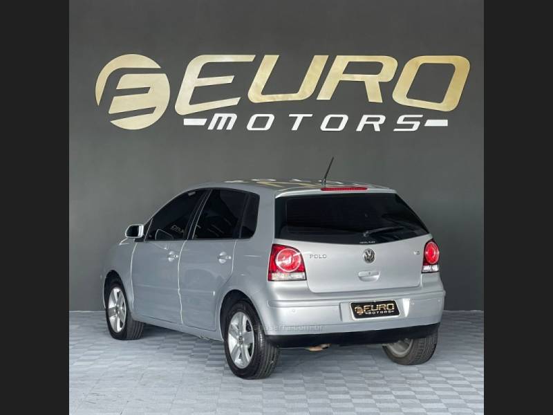 VOLKSWAGEN - POLO - 2011/2011 - Prata - R$ 38.900,00