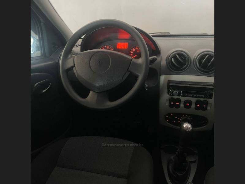 RENAULT - LOGAN - 2008/2009 - Prata - R$ 22.900,00