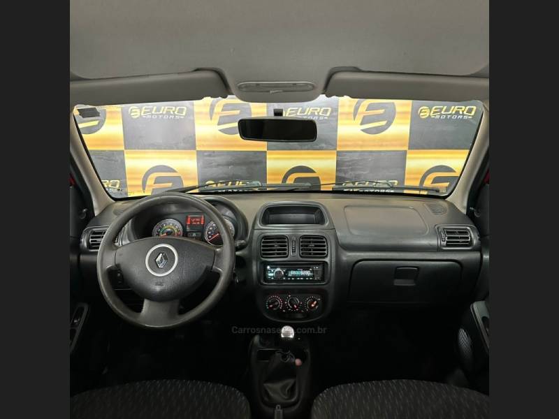 RENAULT - CLIO - 2015/2016 - Vermelha - R$ 33.900,00