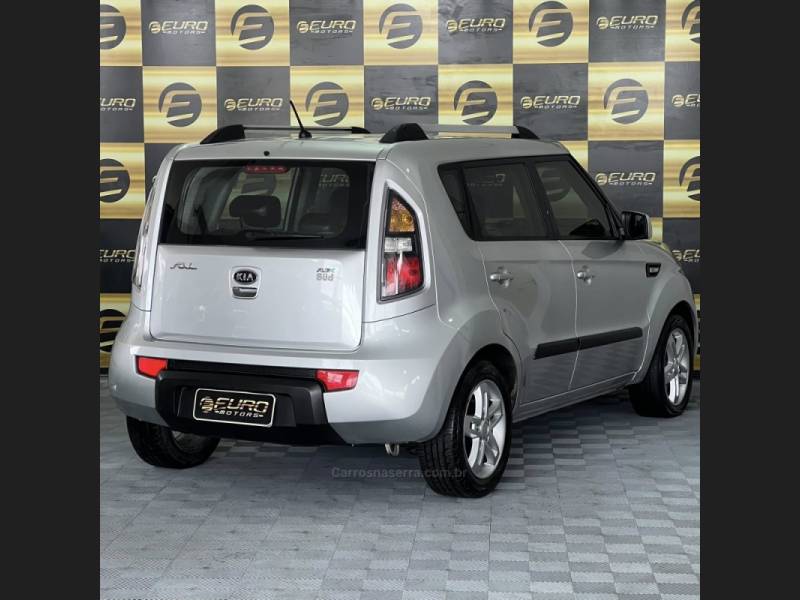 KIA MOTORS - SOUL - 2012/2012 - Prata - R$ 44.900,00