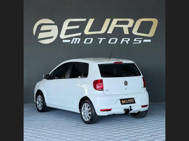VOLKSWAGEN - FOX - 2013/2013 - Branca - R$ 42.900,00