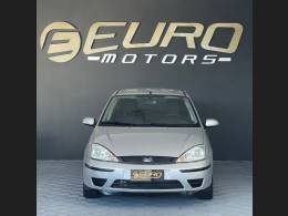 FORD - FOCUS - 2006/2007 - Prata - R$ 25.900,00