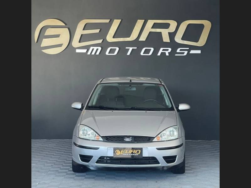 FORD - FOCUS - 2006/2007 - Prata - R$ 25.900,00