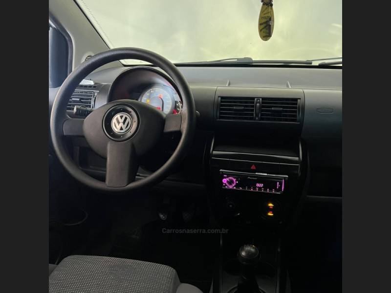 VOLKSWAGEN - FOX - 2007/2008 - Branca - R$ 33.900,00