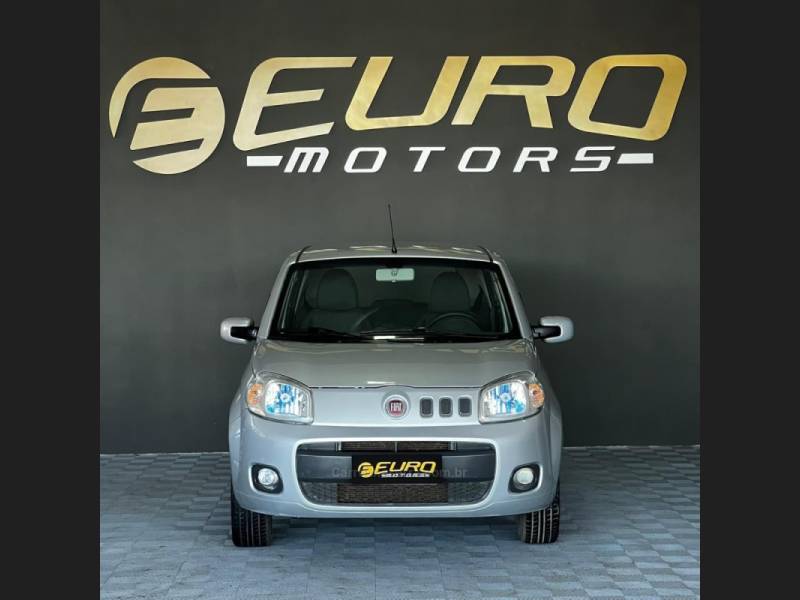 FIAT - UNO - 2011/2011 - Prata - R$ 34.900,00