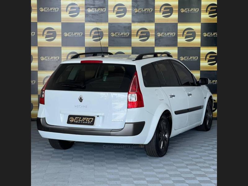 RENAULT - MÉGANE - 2012/2012 - Branca - R$ 34.900,00