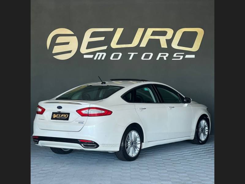 FORD - FUSION - 2013/2014 - Branca - R$ 84.900,00