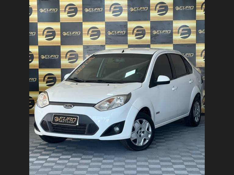 FORD - FIESTA - 2013/2013 - Branca - R$ 34.900,00
