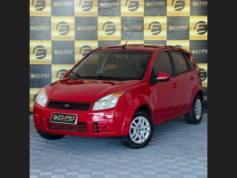 FORD - FIESTA - 2008/2009 - Vermelha - R$ 27.900,00