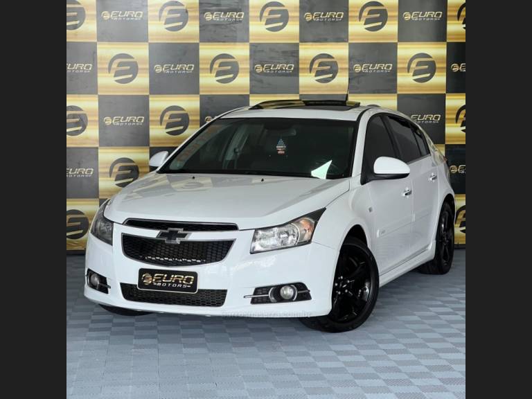 CHEVROLET - CRUZE - 2013/2014 - Branca - R$ 76.900,00