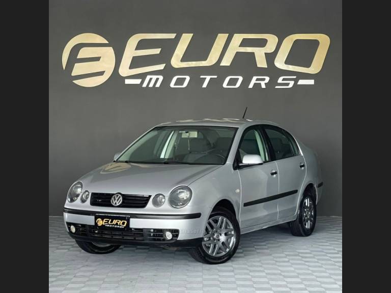 VOLKSWAGEN - POLO - 2002/2003 - Prata - R$ 32.900,00
