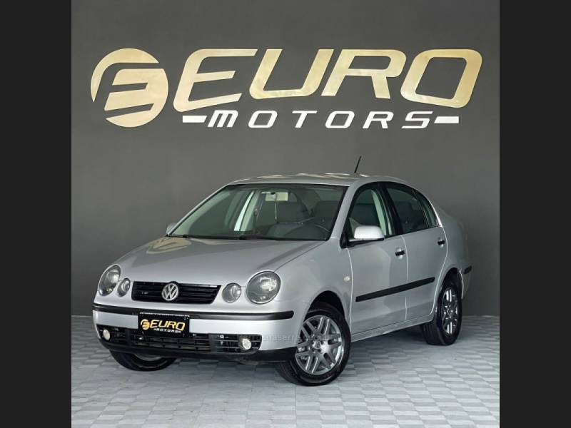 VOLKSWAGEN - POLO - 2002/2003 - Prata - R$ 32.900,00