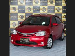 TOYOTA - ETIOS - 2014/2014 - Vermelha - R$ 45.900,00